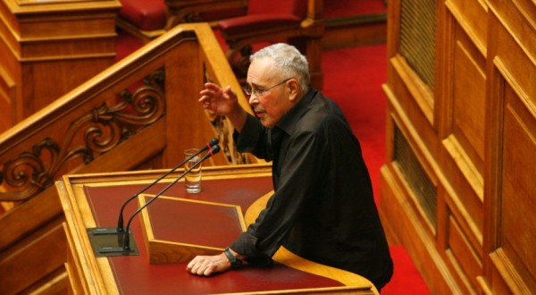 Ζουράρις: «Δεν πρόκειται να ψηφίσω τον όρο “Μακεδονία”»