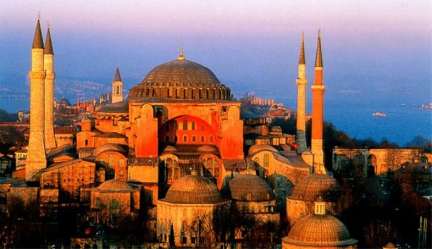 Την Αγιά Σοφιά… τζαμί “ονειρεύεται” o Tούρκος Υπουργός Πολιτισμού