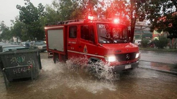 Πλημμύρες από τη νεροποντή στην Θεσσαλονίκη