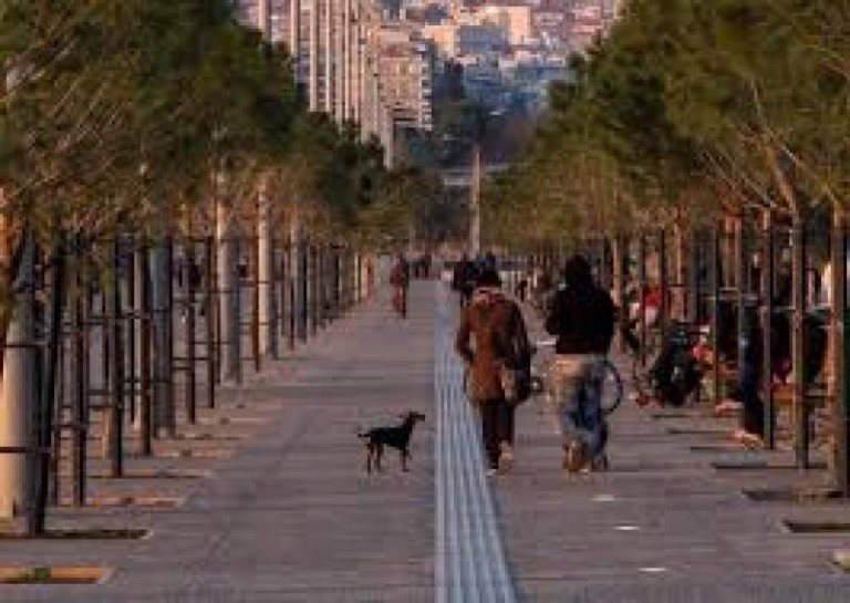 Θεσσαλονίκη: Διαδρομή τυφλών που περνά μέσα από τον… ποδηλατόδρομο!