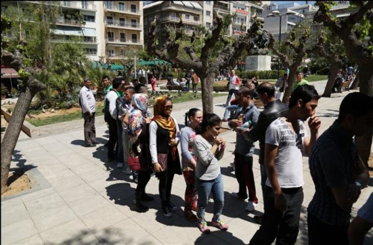 Άντρες δίνουν 10 ευρώ για σεξ με πρόσφυγες!