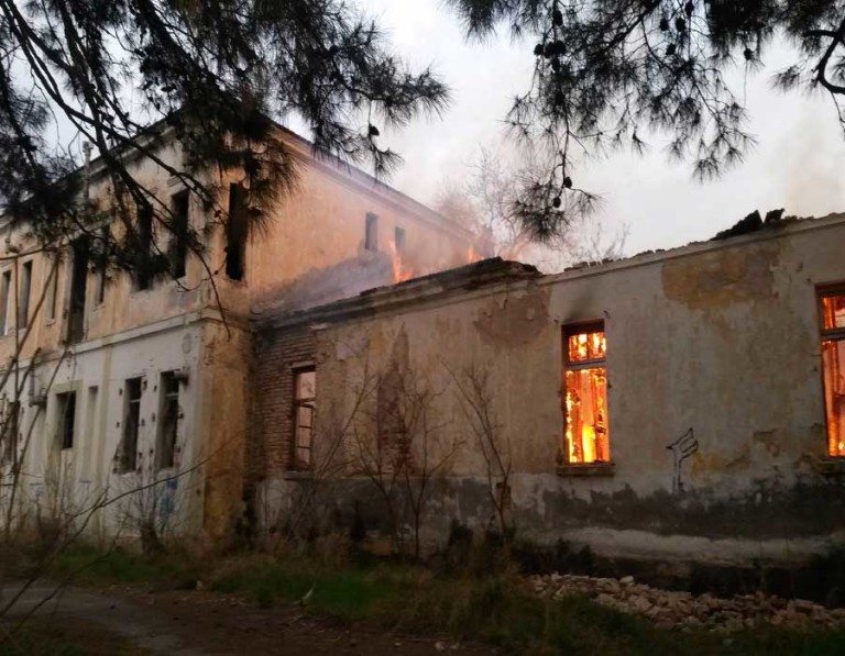 Φωτιά σε ακόμη ένα στρατόπεδο!