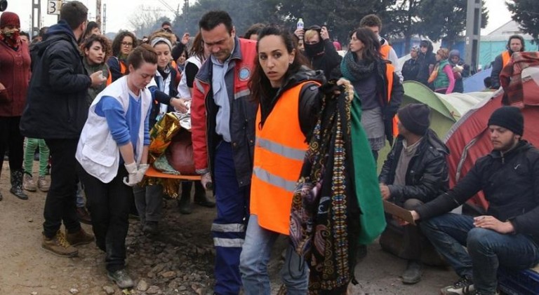 24χρονη από τη Συρία γέννησε μέσα σε σκηνή