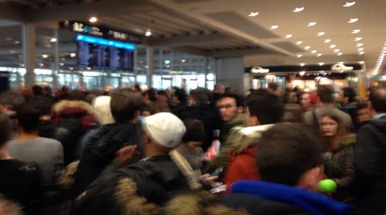 Τώρα: Συναγερμός στο αεροδρόμιο της Κολωνίας!