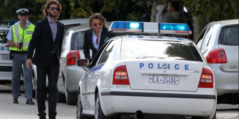 Χειροπέδες στον Ψινάκη (pic)