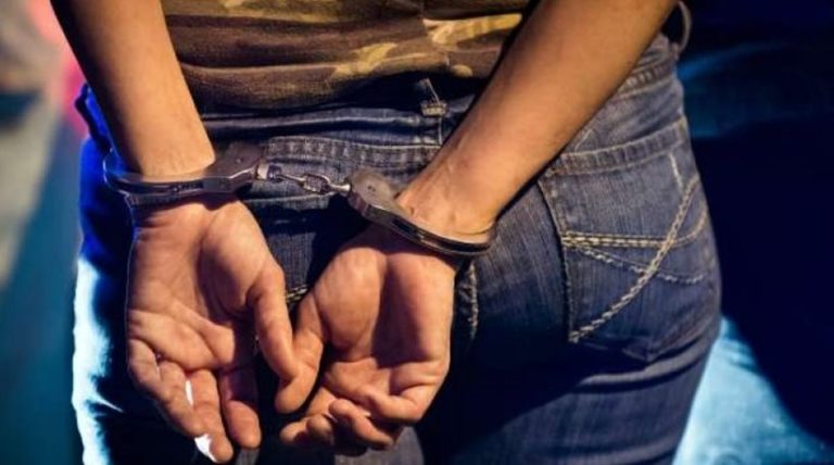 Ρόδος: Έφηβη έκλεψε παραθεριστές
