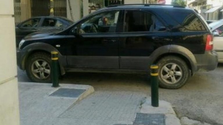 Τζιπ στάθμευσε σε θέση για ΑΜΕΑ
