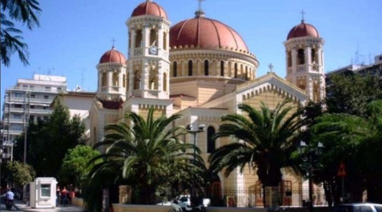 Έφοδος αναρχικών στην Μητρόπολη Θεσσαλονίκης
