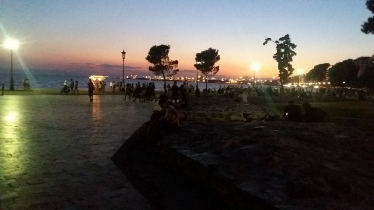 Μαζεύτηκαν στον Λευκό Πύργο για πόκεμον!