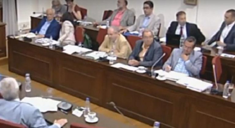 Επεισόδιο Κασιδιάρη – Κοντομηνά (video)
