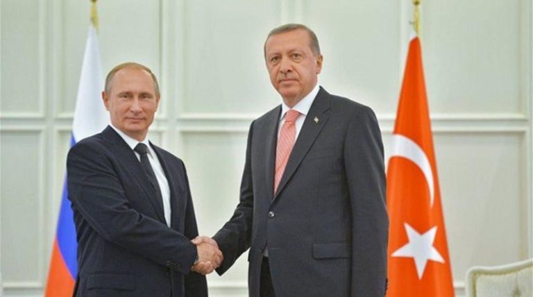 Ο Πούτιν άνοιξε την… αγκαλιά του στον Ερντογάν