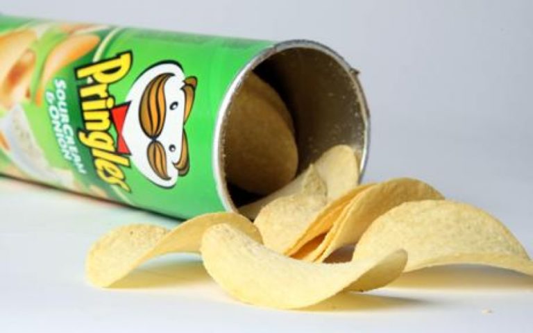 Πώς φτιάχνονται τα διάσημα πατατάκια Pringles; (vid)