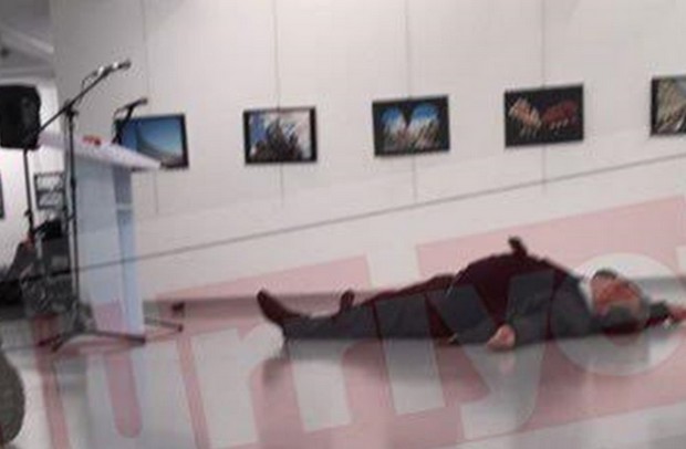 Σοκ στην Τουρκία! Δολοφόνησαν τον Ρώσο πρέσβη