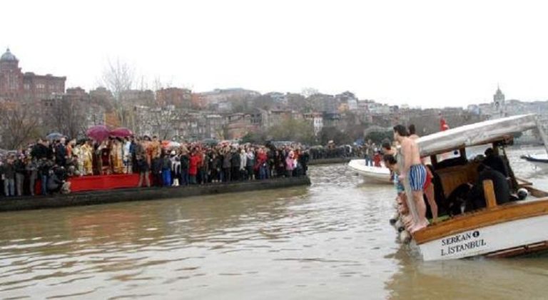 Υπό δρακόντεια μέτρα ο αγιασμός στο Φανάρι