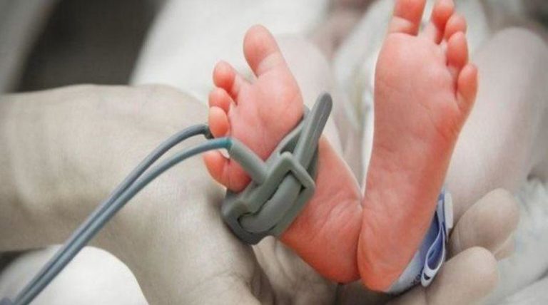 Στο ΠΑΓΝΗ παραμένει το άψυχο κορμάκι του βρέφους
