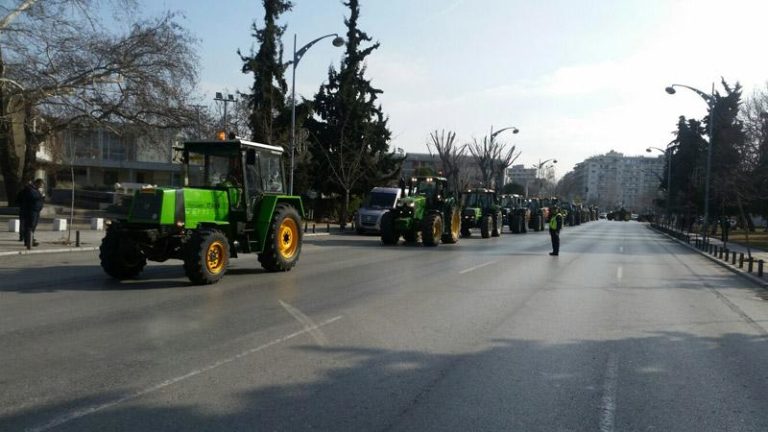 Tρακτέρ στο κέντρο της Θεσσαλονίκης