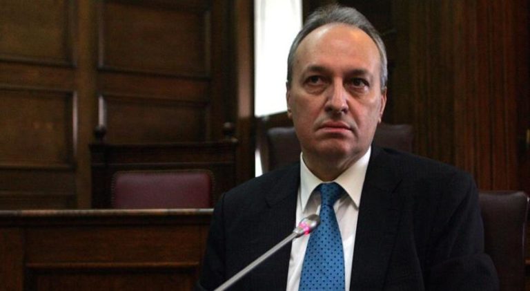 Πέθανε ο Βαγγέλης Μπασιάκος
