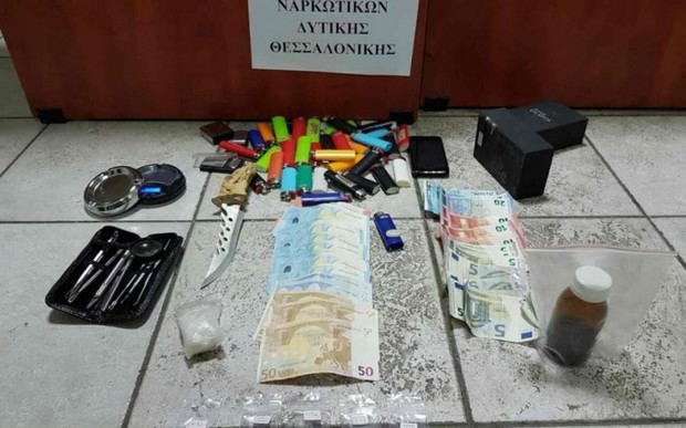 Έκρυβε ναρκωτικά σε αναπτήρες!