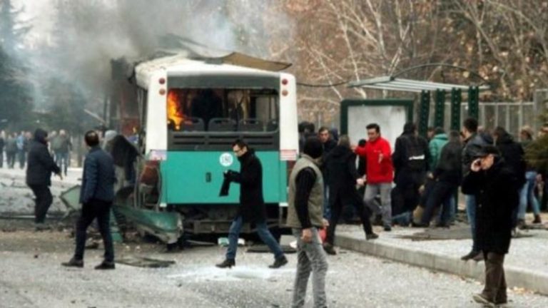 Κωνσταντινούπολη: Εκρηξη σε βαν