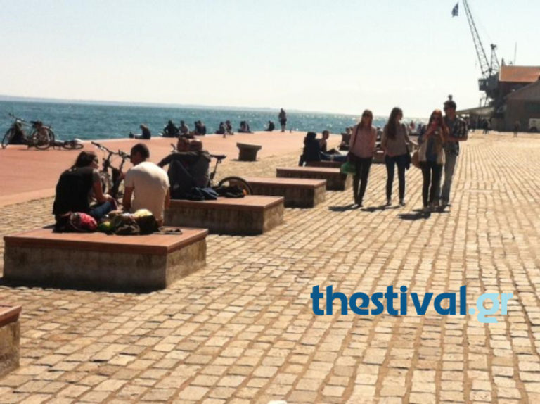 Θεσσαλονίκη: Αναστάτωση με μεθυσμένο άντρα που έπεσε στον Θερμαϊκό