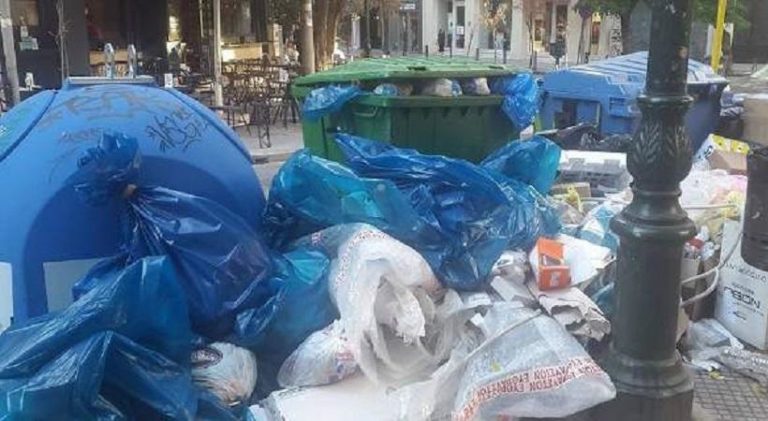 Τα σκουπίδια «έπνιξαν» και τη Θεσσαλονίκη