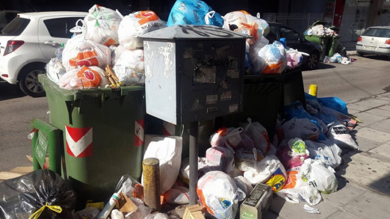 Συνεχίζεται η αποκομιδή απορριμμάτων στη Θεσσαλονίκη