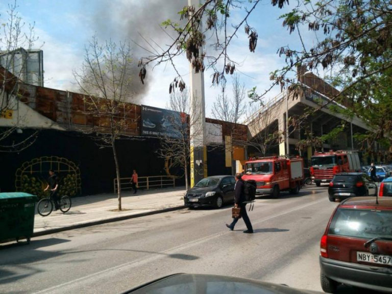 Άγνωστοι πέταξαν μολότοφ στο Χαριλάου