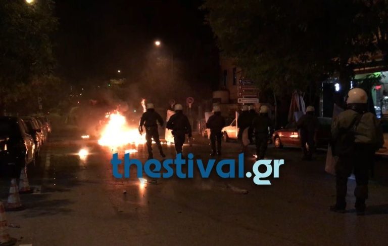 “Βροχή” από μολότοφ τα ξημερώματα στη Θεσσαλονίκη (vid&pic)
