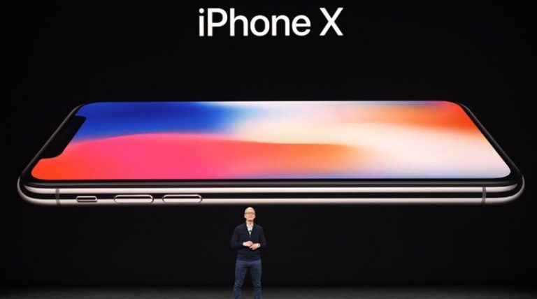 Η Apple το τερμάτισε με τα νέα «selfie» iPhoneX