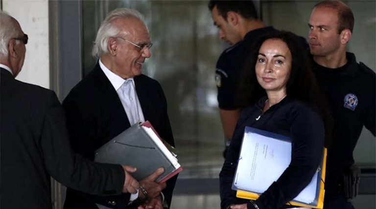 Θέλει διαζύγιο από τον Τσοχατζόπουλο η Βίκυ Σταμάτη!