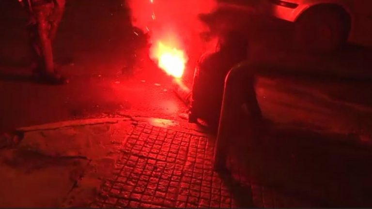 Στην εντατική η γυναίκα που τραυματίστηκε στα Εξάρχεια (vid)