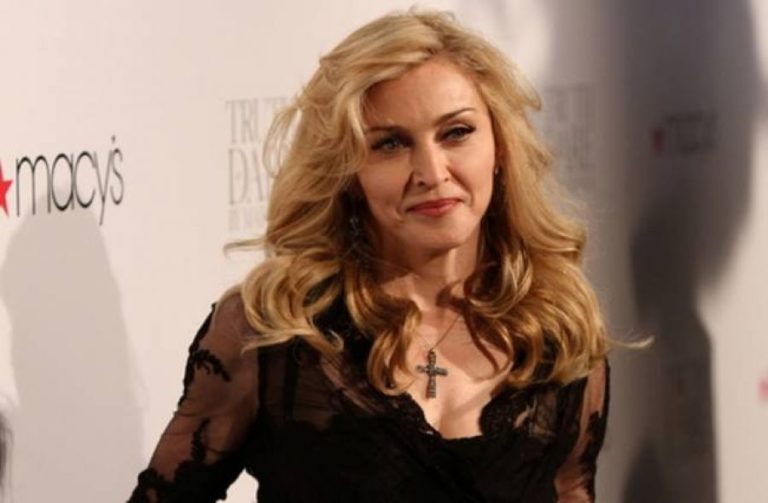 Τοπλες στο instagram η Madonna (pic)