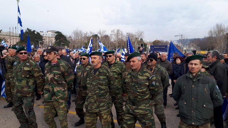 Έφεδροι τραγούδησαν “Μακεδονία Ξακουστή”  (video)