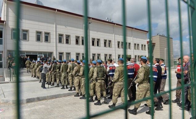 Τουρκία: Ισόβια σε 64 στρατιωτικούς