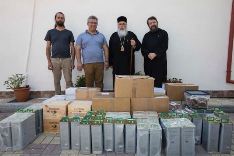 Ο Ιβάν Σαββίδης προσφέρει (pics)