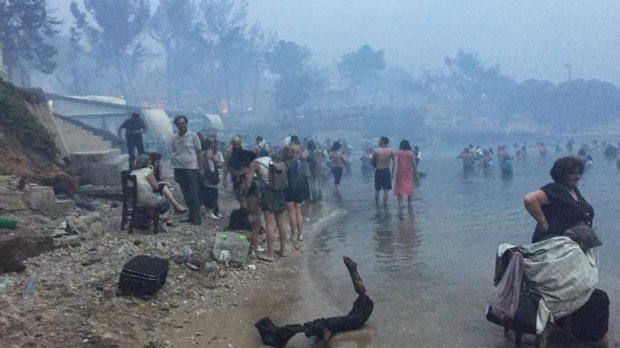 Απεγκλωβίστηκαν 689 άνθρωποι απ’ τις ακτές της Ραφήνας