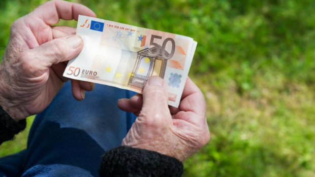 Έρχονται μειώσεις συντάξεων από 77 έως 184 ευρώ το 2019
