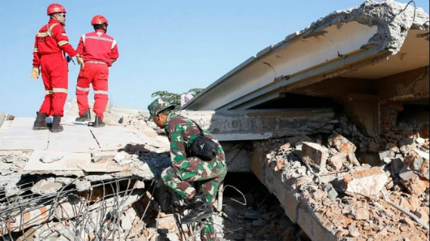 Στους 164 οι νεκροί από τον σεισμό στην Ινδονησία