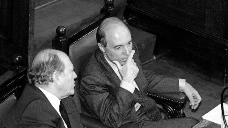 Η άγνωστη επιστολή που “καίει” τον Κώστα Σημίτη