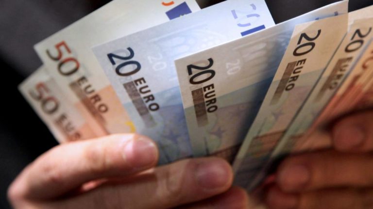 Επιδόματα: Πότε πληρώνονται 800 ευρώ