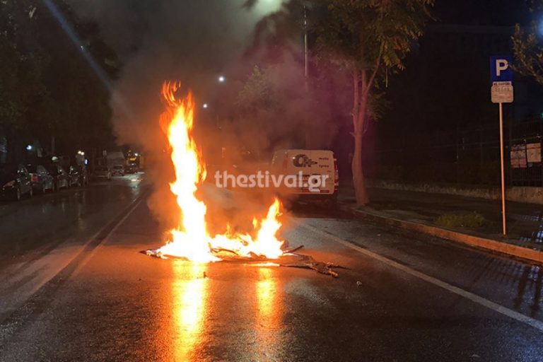 Επίθεση με μολότοφ στη Χαριλάου
