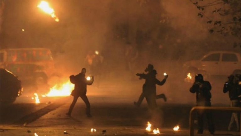 Επεισόδια και μολότοφ στην Αθήνα (videos)