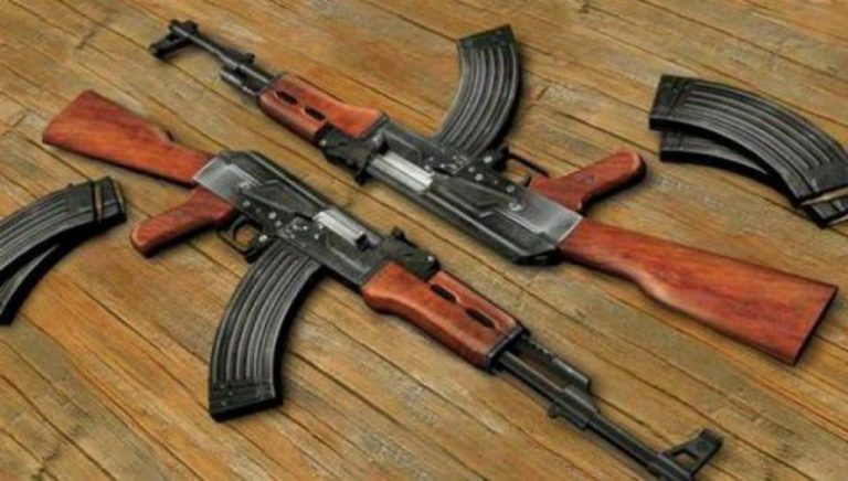 Πήγαν για κυνήγι και βρήκαν οπλοστάσιο σε σπηλιά!