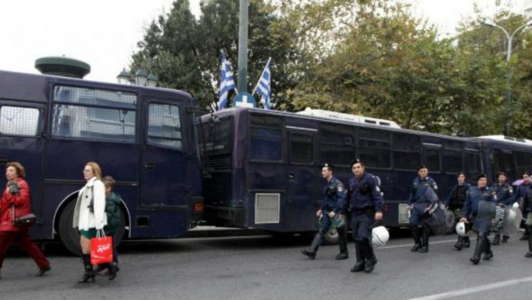 Σε κλοιό ασφαλείας οι παρελάσεις στη χώρα