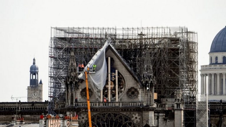 Ο λόγος που πήρε φωτιά η Παναγία των Παρισίων