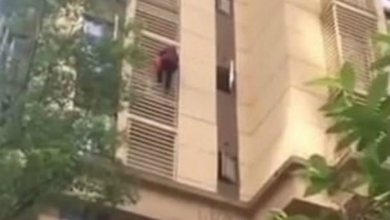 Γιαγιά με Αλτσχάιμερ έγινε Spiderman!!!