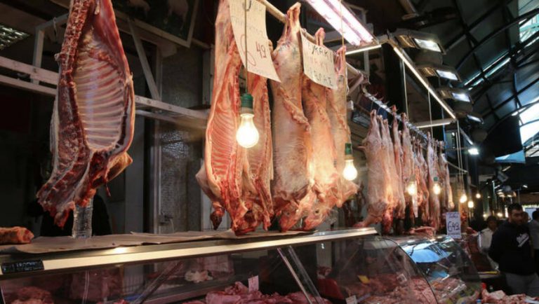 Αναρχικοί Vegan επιτέθηκαν με σφυριά σε κρεοπωλείο!