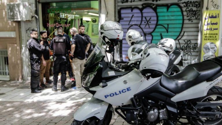 Θεσσαλονίκη: Άρπαξαν 100.000 ευρώ με όπλα από κοσμηματοπωλείο!