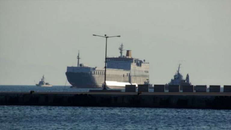 Συναγερμός στη Σέριφο για φορτηγό πλοίο!