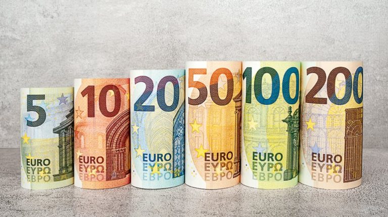 Επίδομα 800 ευρώ: Κόβεται ή θα φτάνει τα 534 ευρώ!